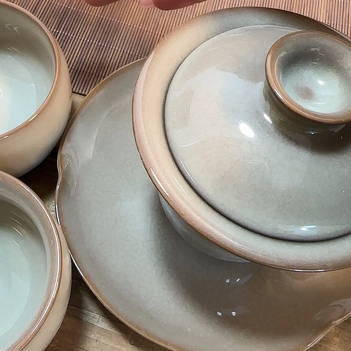 壶皆**回陶瓷，陶瓷……陶瓷