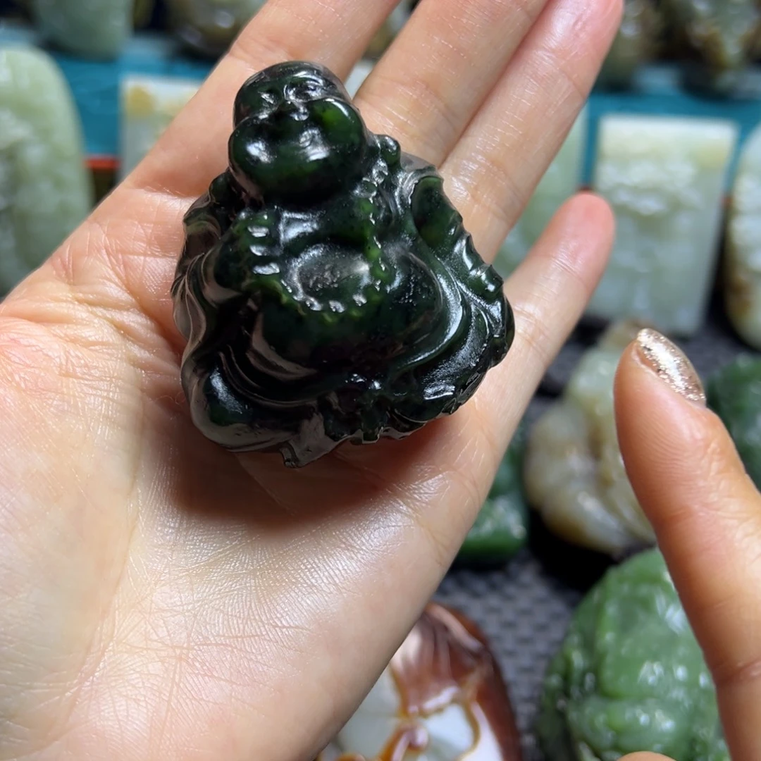 和田玉未镶嵌把件