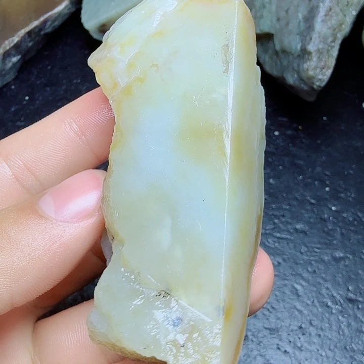 和田玉（糖玉）未镶嵌珠宝奇石