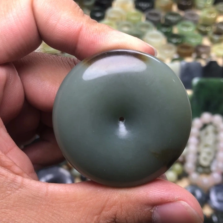 漢***院和田玉未镶嵌颈饰