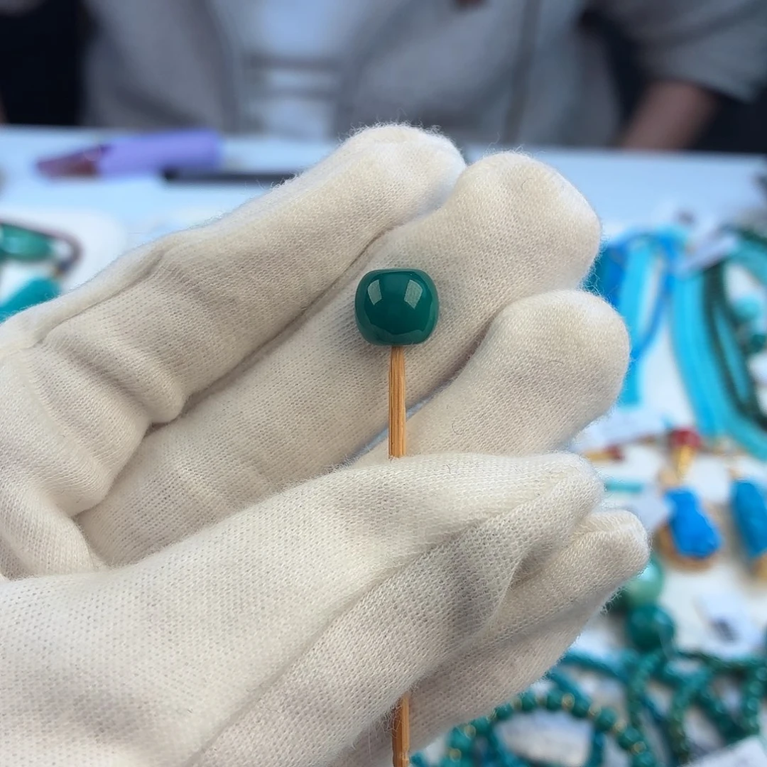 绿松石未镶嵌挂件10×9mm