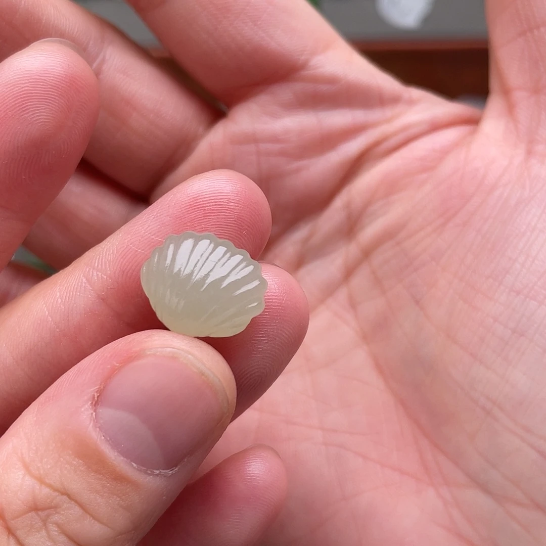 和田玉未镶嵌颈饰小花甲小配饰