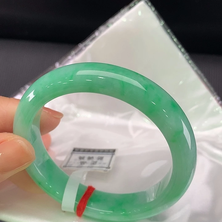 翡翠未镶嵌手镯正圈54