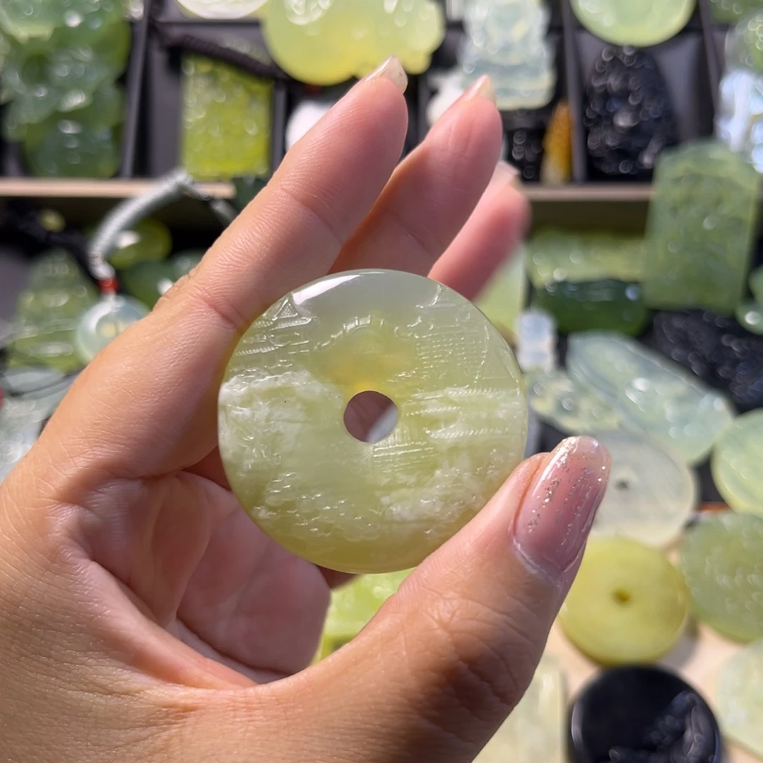 未镶嵌蛇纹石玉颈饰