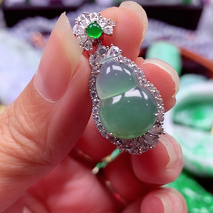 翡翠银S925镶嵌颈饰翡翠