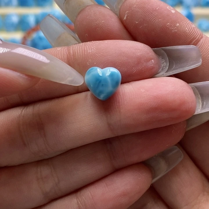 针钠钙石（海纹石）未镶嵌颈饰