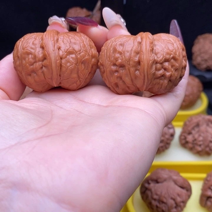 文玩核桃把件元宝