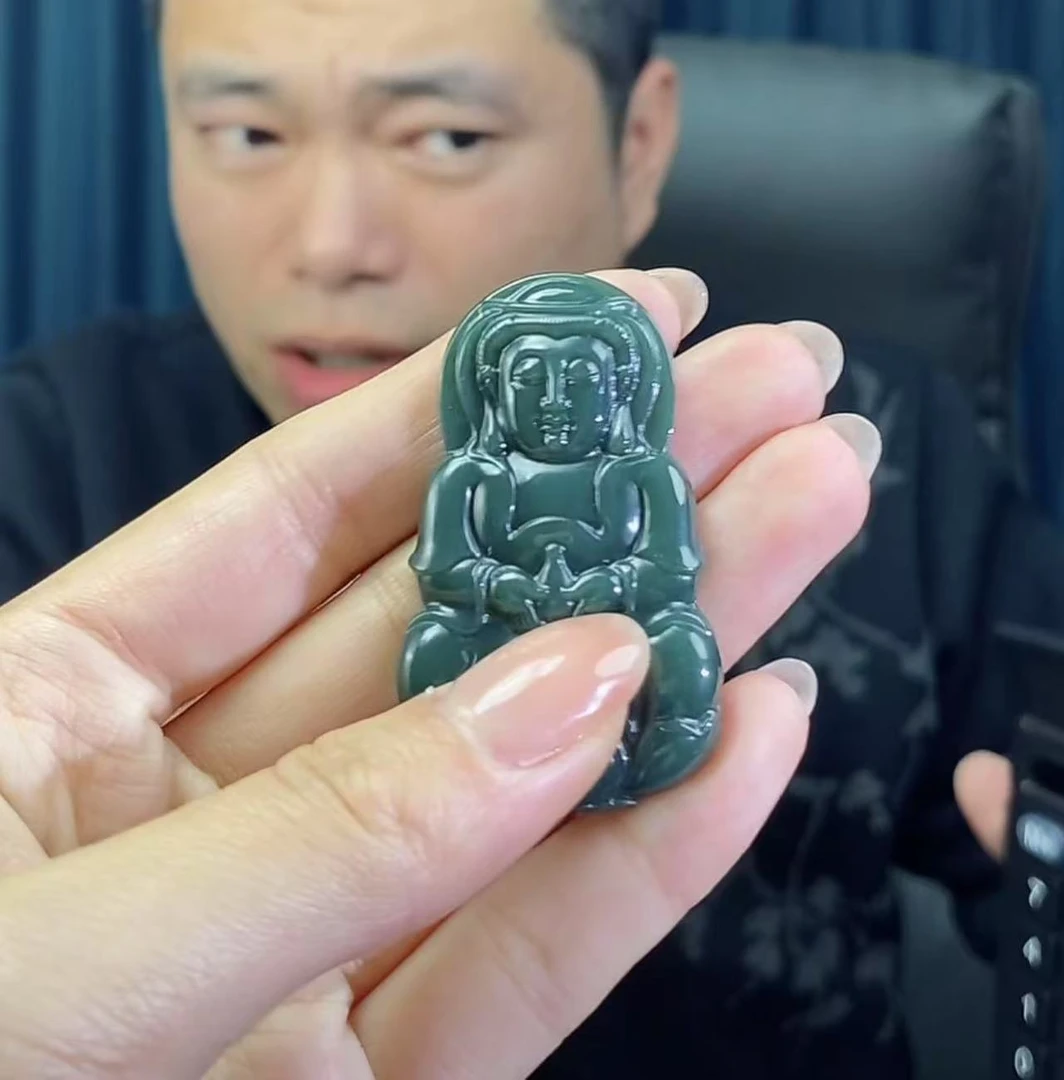 天然和田玉老料精雕度母吊牌油润细糯