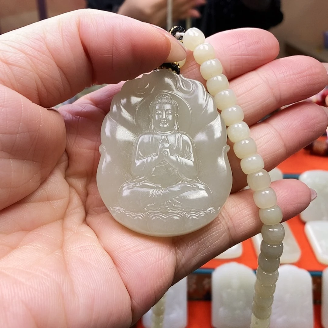 颈饰未镶嵌和田玉月**荷