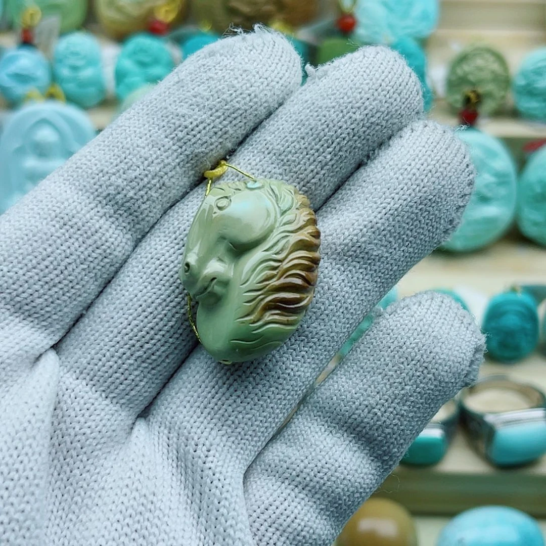 绿松石未镶嵌珠宝奇石