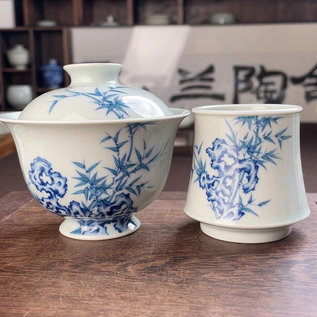 青花斗彩竹石图盖碗套组