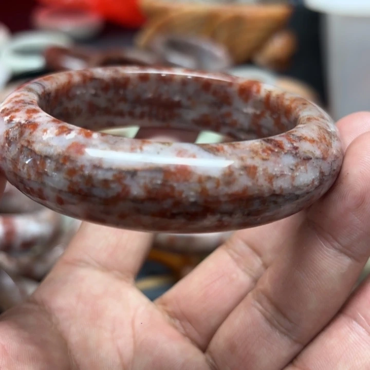 蔷***微石英岩玉合金颈饰