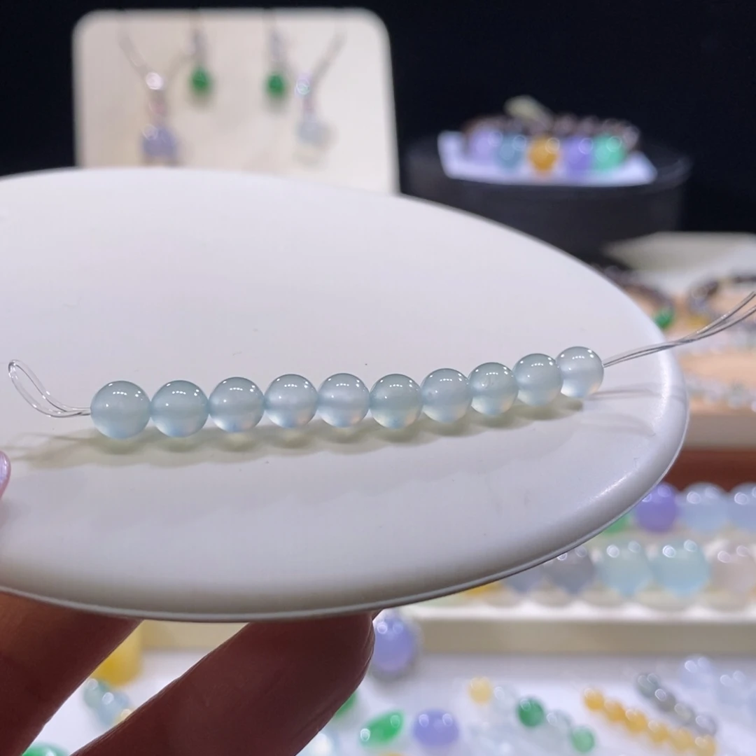 翡翠未镶嵌颈饰翡翠冰蓝小珠多样性发其一