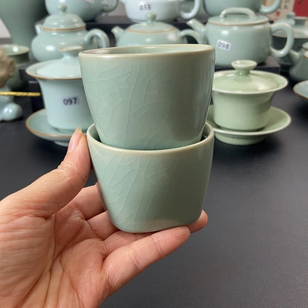 壶微瑕仿古釉天圆地方杯2支