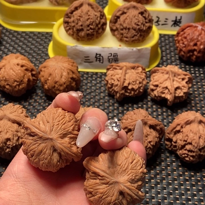 文玩核桃吊坠磨盘