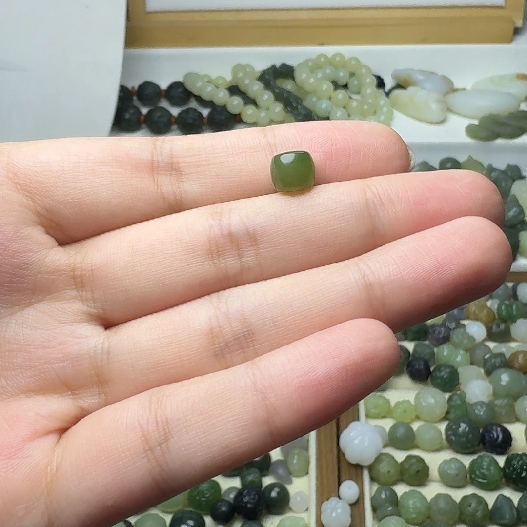 黄***½和田玉未镶嵌珠宝半成品和田玉碧玉7-8