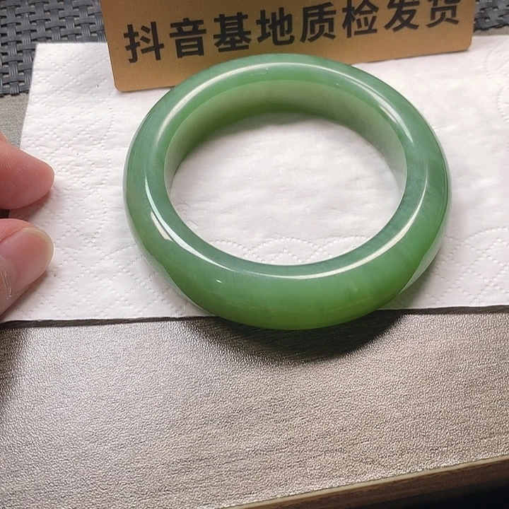 颈饰未镶嵌和田玉54.6有瑕疵