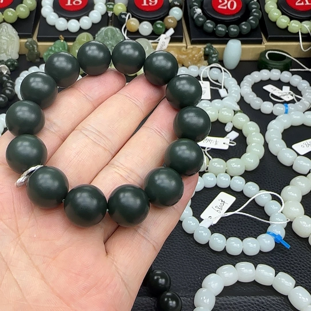 凯***旋未镶嵌手链和田玉16