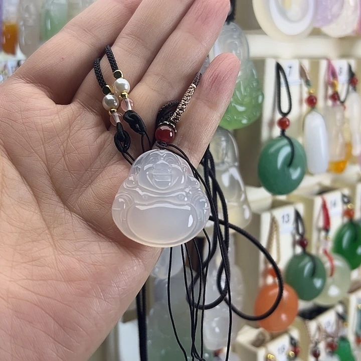 贵***伟未镶嵌颈饰玛瑙/玉髓