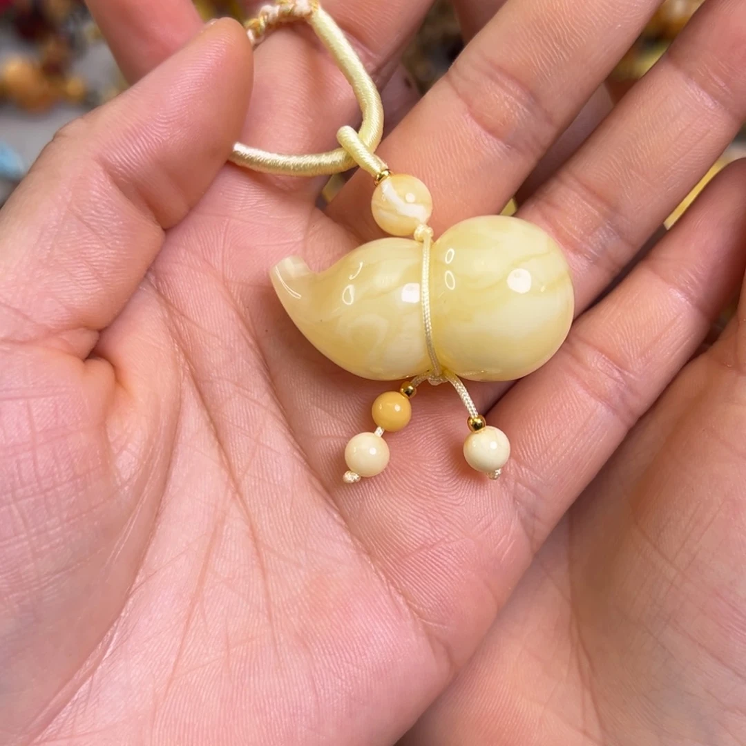 未镶嵌蜜蜡裸石有***律蜜蜡