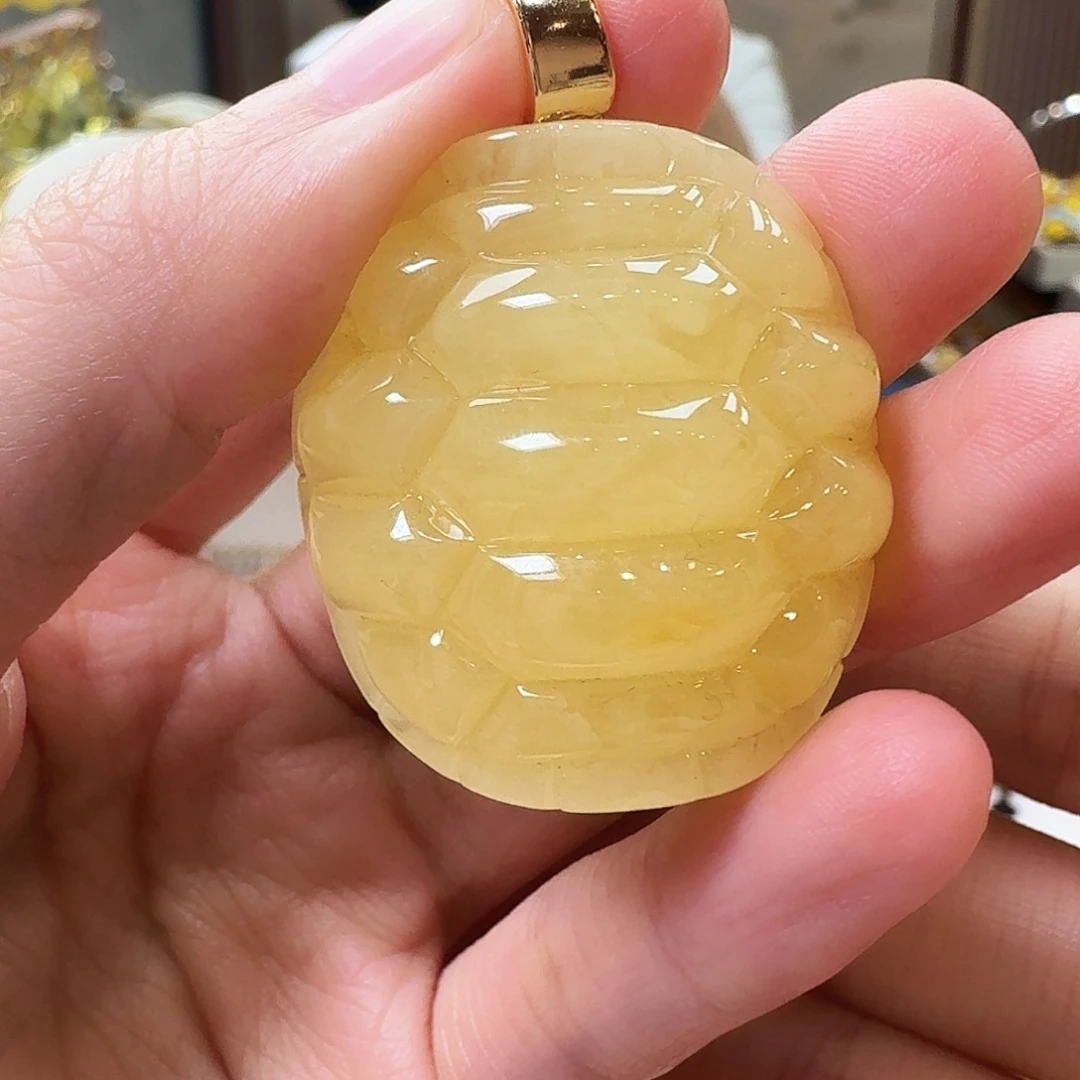 琥珀未镶嵌颈饰吊坠