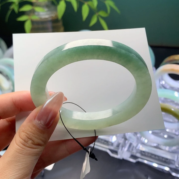 未镶嵌手镯定制翡翠