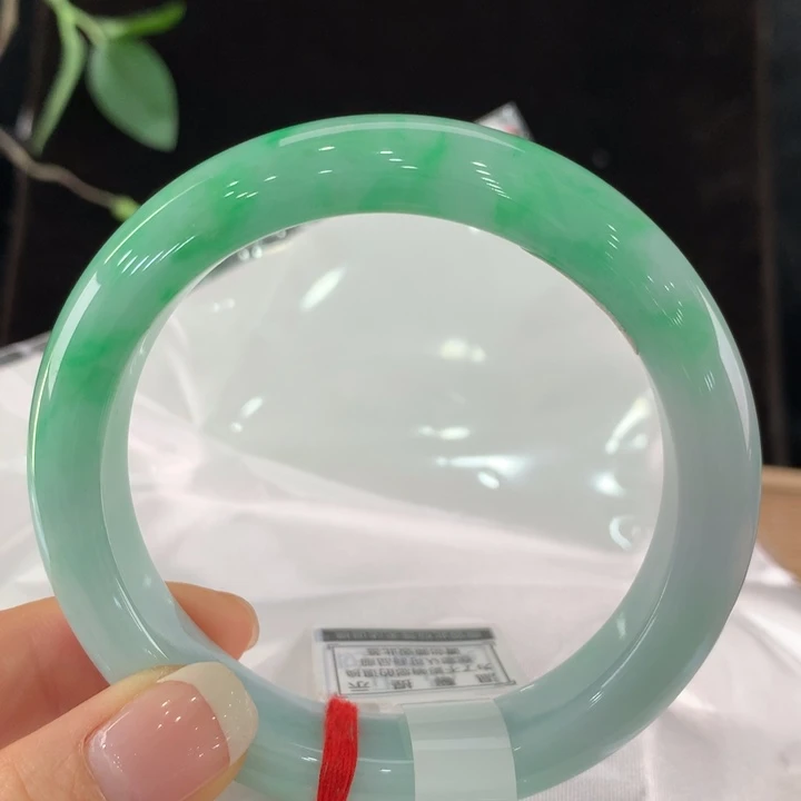 翡翠手镯未镶嵌111-0245