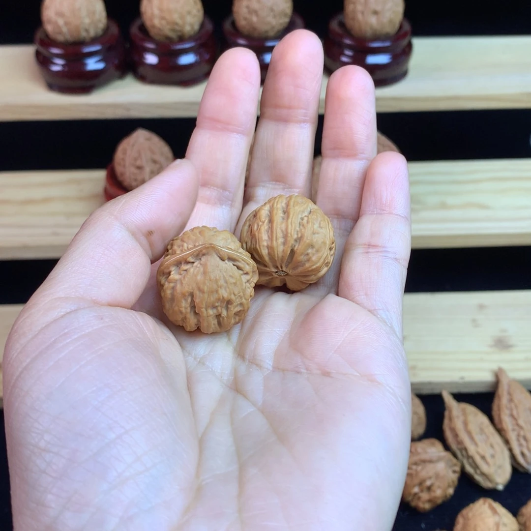 吊坠文玩核桃小玉塔