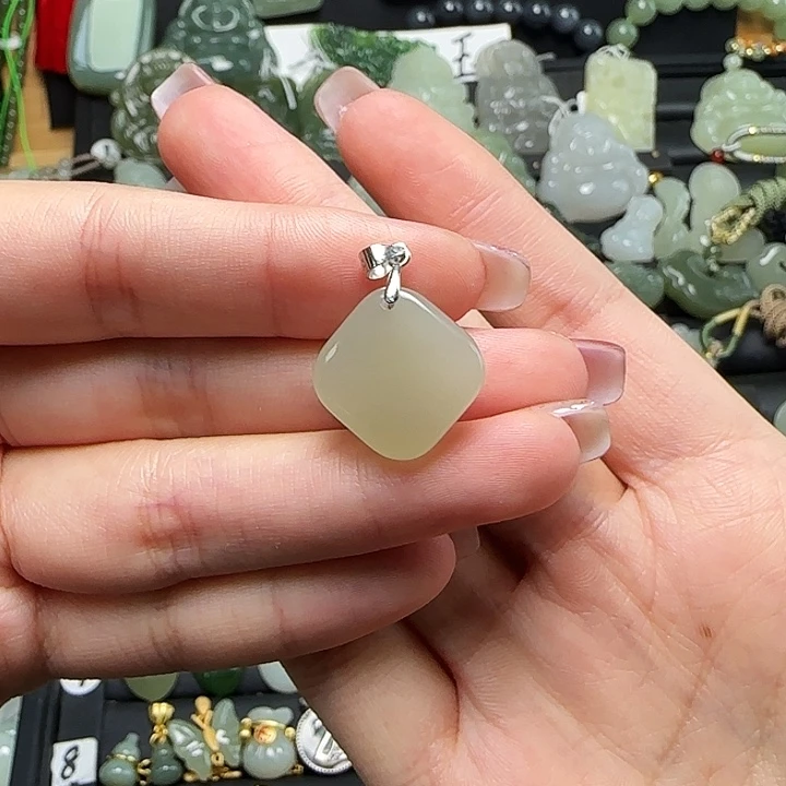 颈饰银S925镶嵌和田玉