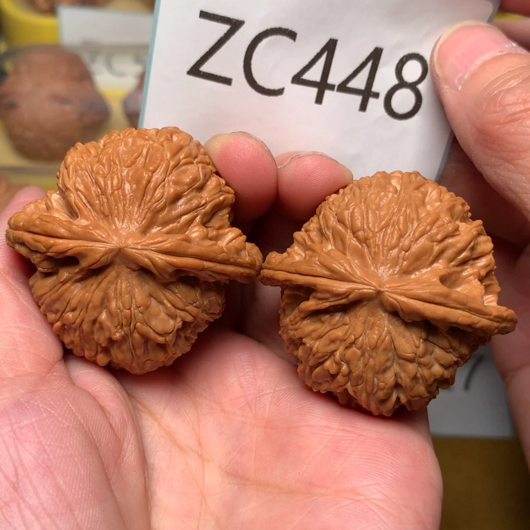 文玩核桃把件红皮毕业球白43