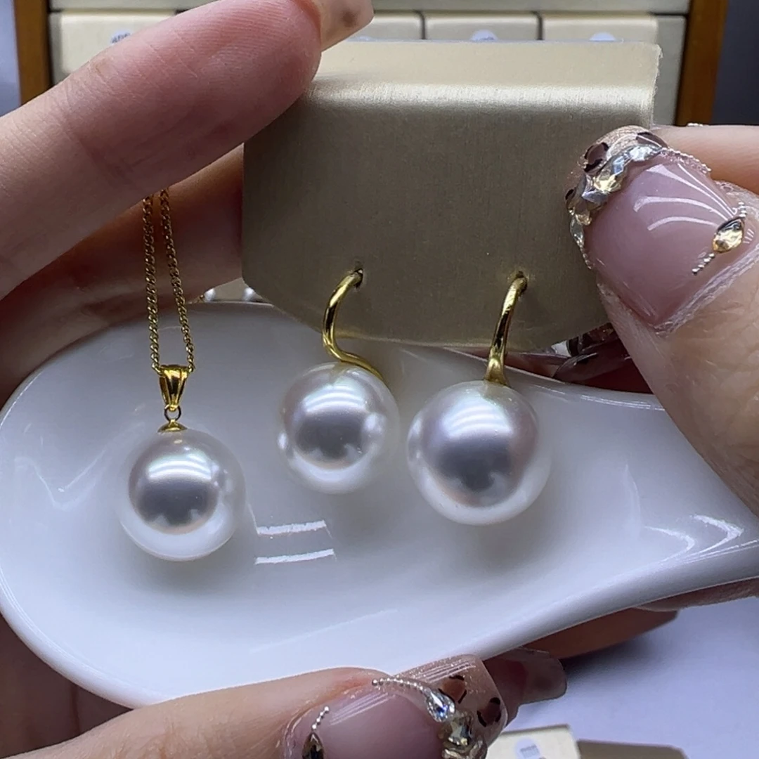 18K金镶嵌吊坠(赠链)淡水珍珠