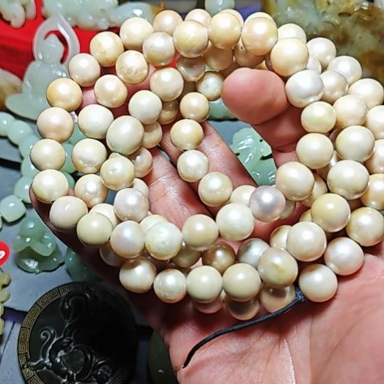 颈饰未镶嵌透闪石质玉永*