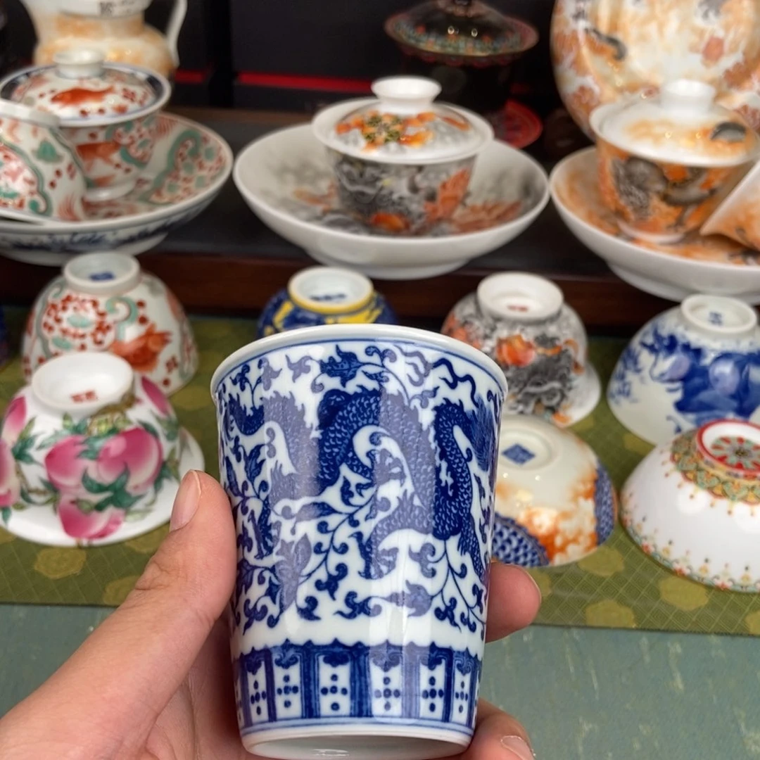 哈*米陶瓷的设计师是一个人