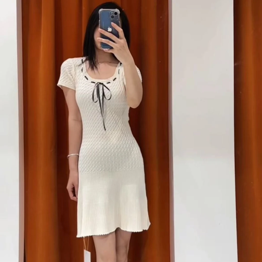 显瘦连衣裙夏季轻奢法式小香风字短裙白色修身设计师高腰方领冰