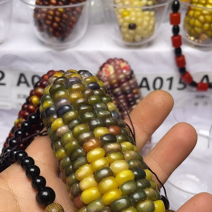 文***雯树脂制品文玩玉米制品把件