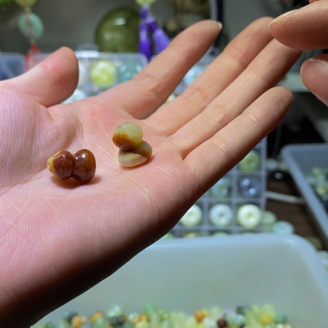 【闪购商品】蛇纹石玉颈饰未镶嵌25