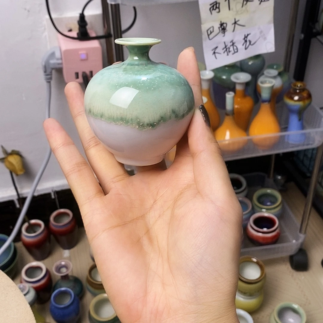 摆件巴掌大不插花景德镇高温陶瓷小花器