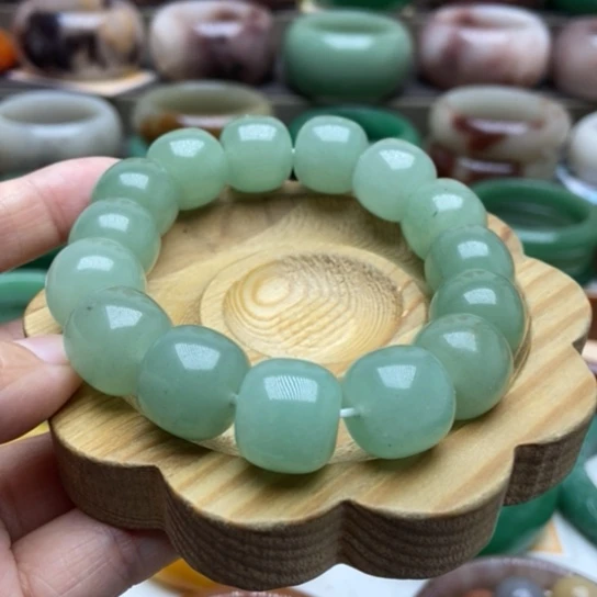 未镶嵌手镯石英质玉