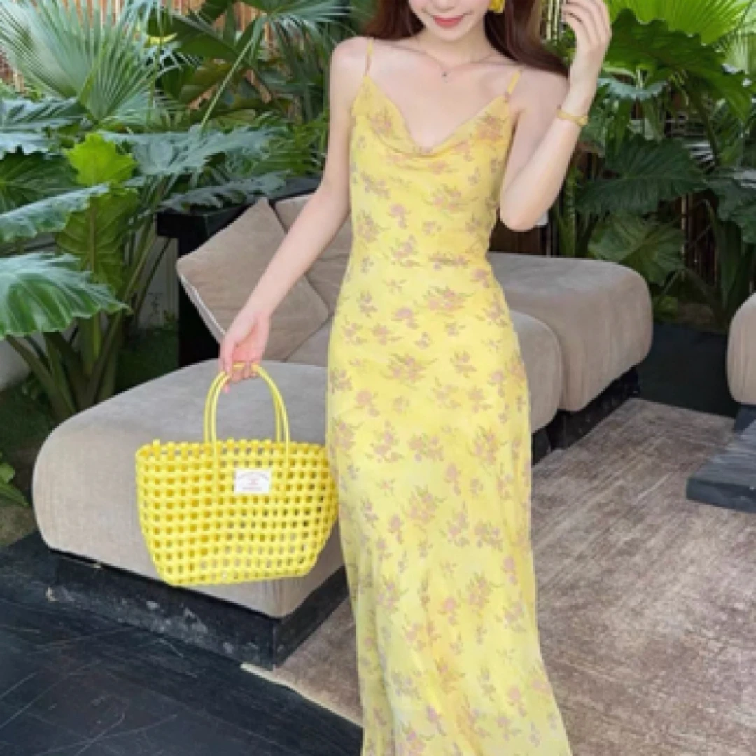 【粉丝专属】39-47 黄色碎花吊带连衣裙收腰显瘦夏季度假风