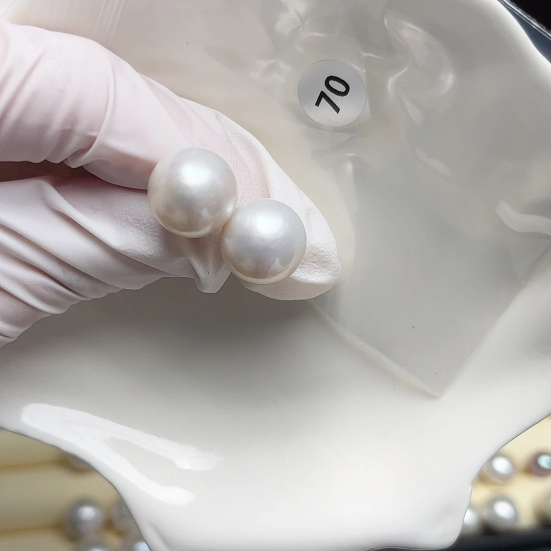 贾***干银S925镶嵌淡水珍珠耳饰