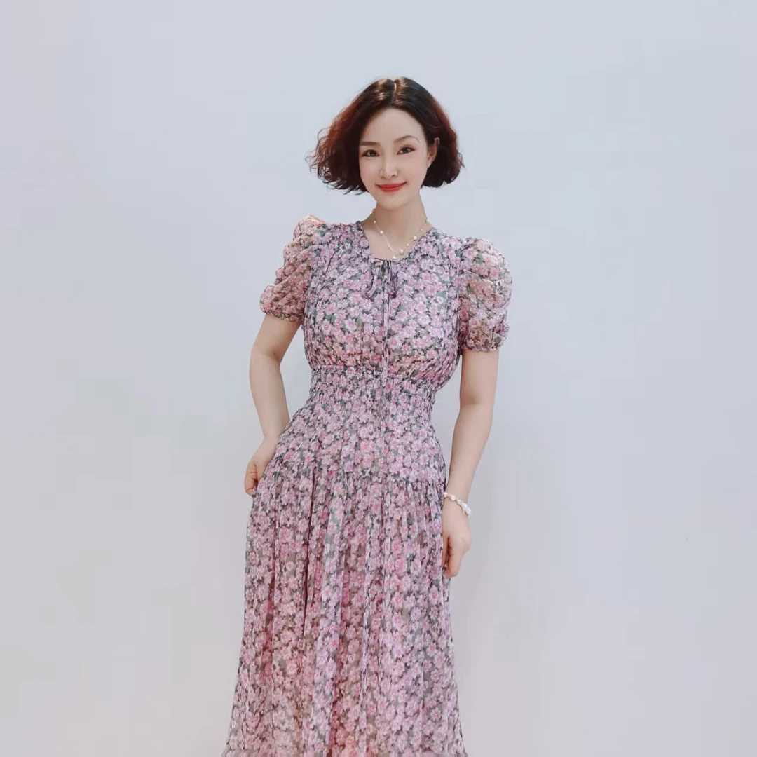 3053 夏季新款时尚印花V领中长款气质连衣裙LY