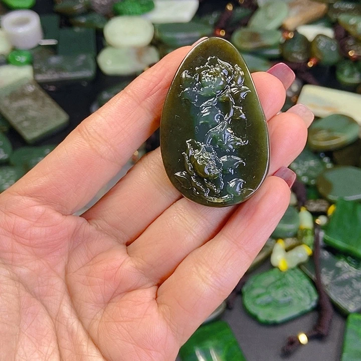 颈饰未镶嵌和田玉