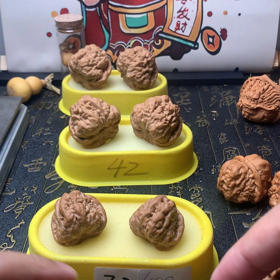 文玩核桃把件随**荡来咯摸摸哦哦哦46尺寸