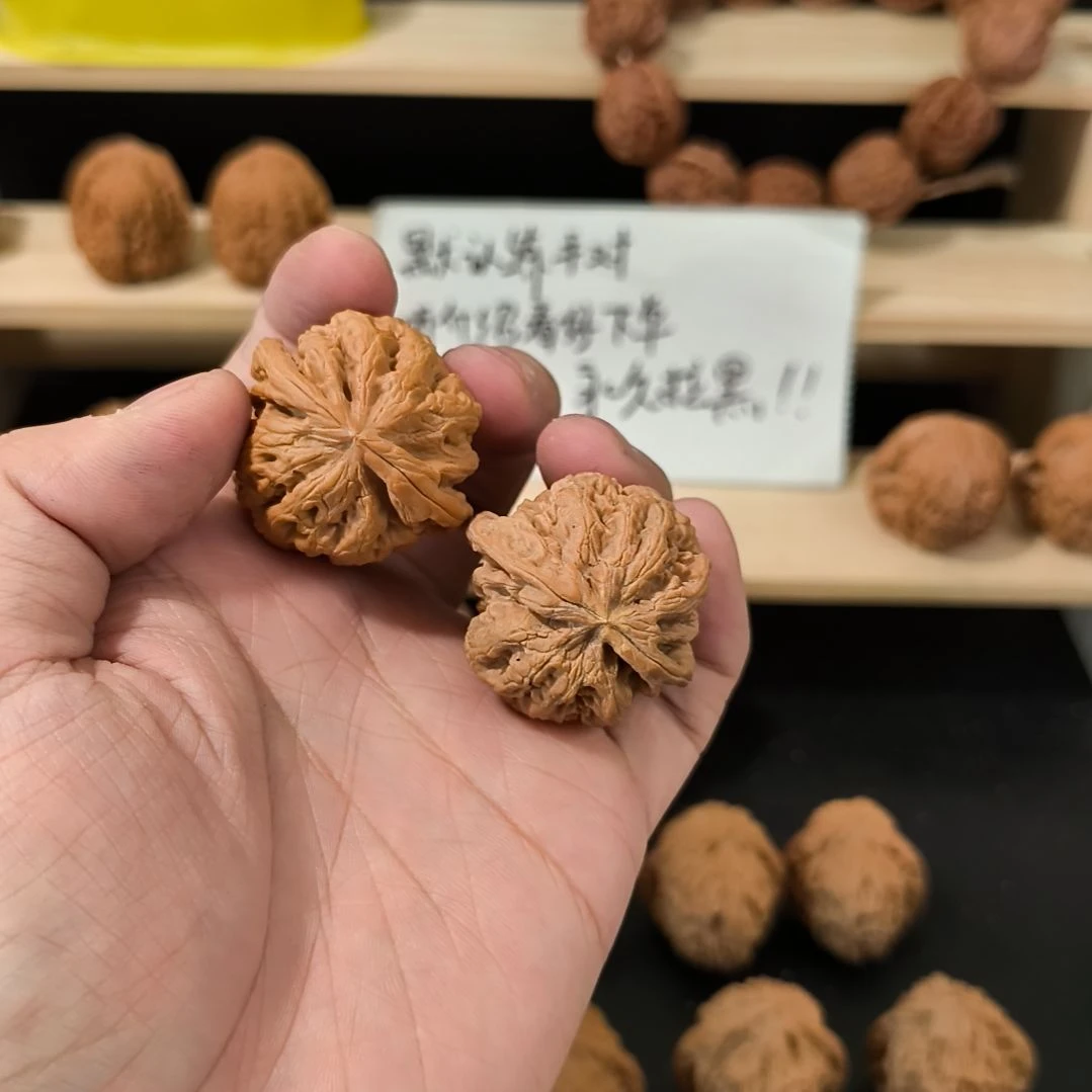 文玩核桃吊坠粗筋38有黄