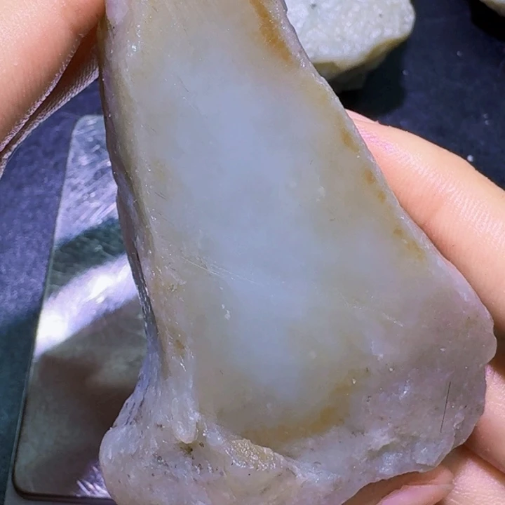 未镶嵌和田玉（糖玉）珠宝半成品