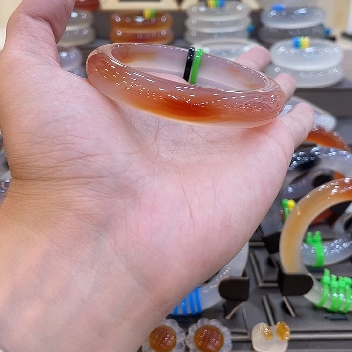 玛瑙/玉髓未镶嵌手镯