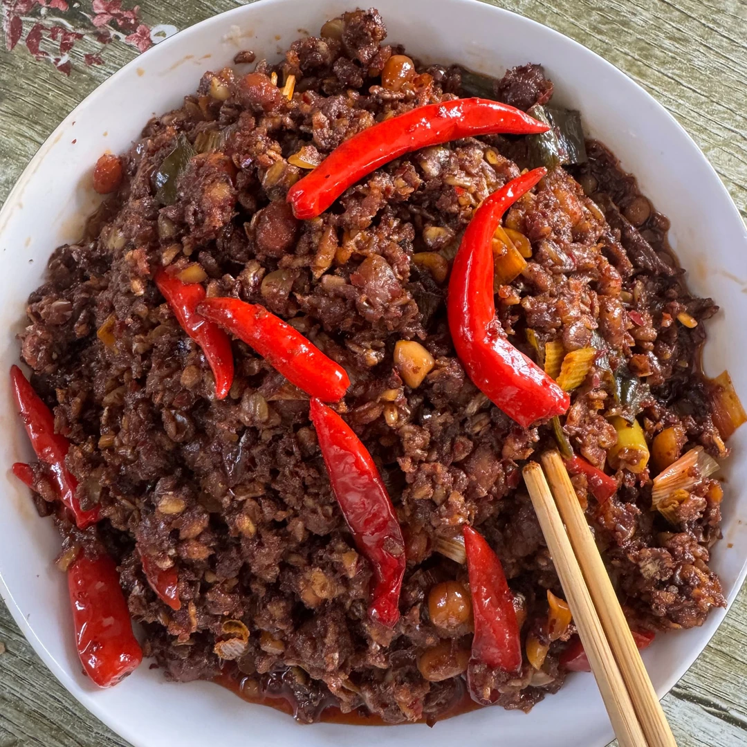 酱麸子下饭菜小时候的酱香味，嚼得到的麦麸香