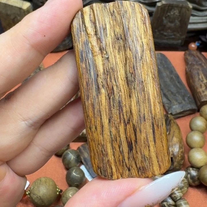 大叶紫檀（黑酸枝木类）