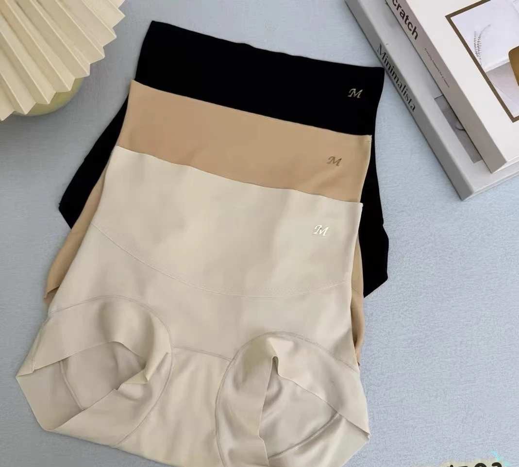 469 杜小宅提臀小蛮腰 奶糯糯聚乳内裤