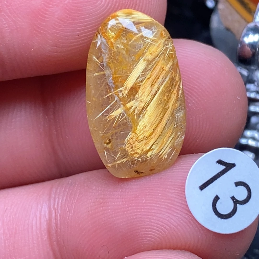 甜***子颈饰水晶未镶嵌水晶